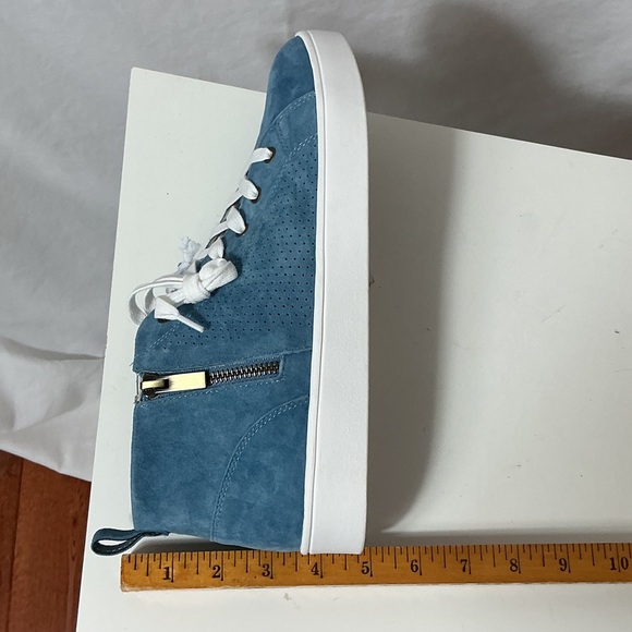 REVITALIGN Teal-Blue Suede Low-Top Sneakers with White Accents - Picture 10 of 11